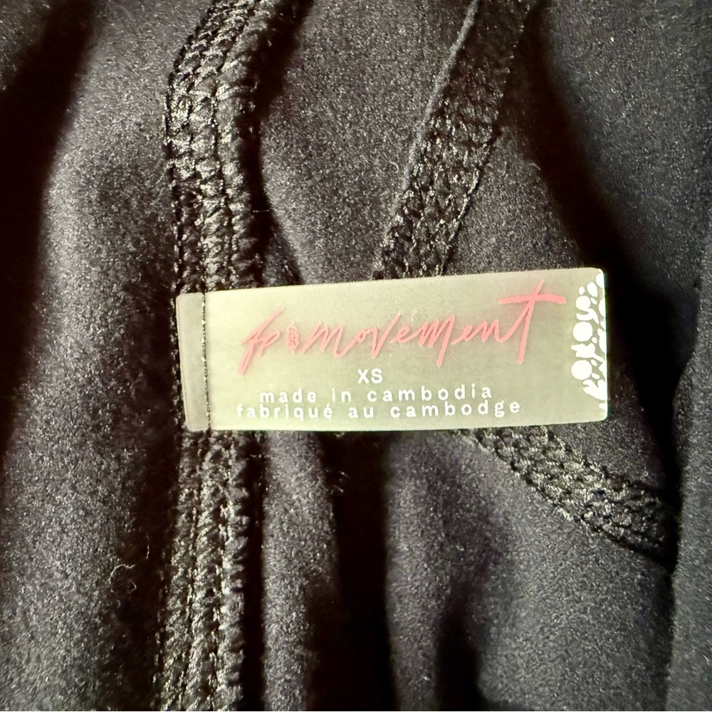 🏷️ NWT FP Movement Wonderland Warmth Black Leggings 🖤 - Picture 11 of 16